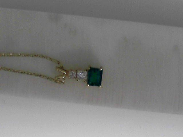 Vardy's Collection Emerald and Princess Cut Diamond Drop Pendant Necklace in 14K Yellow Gold (0.75ct)